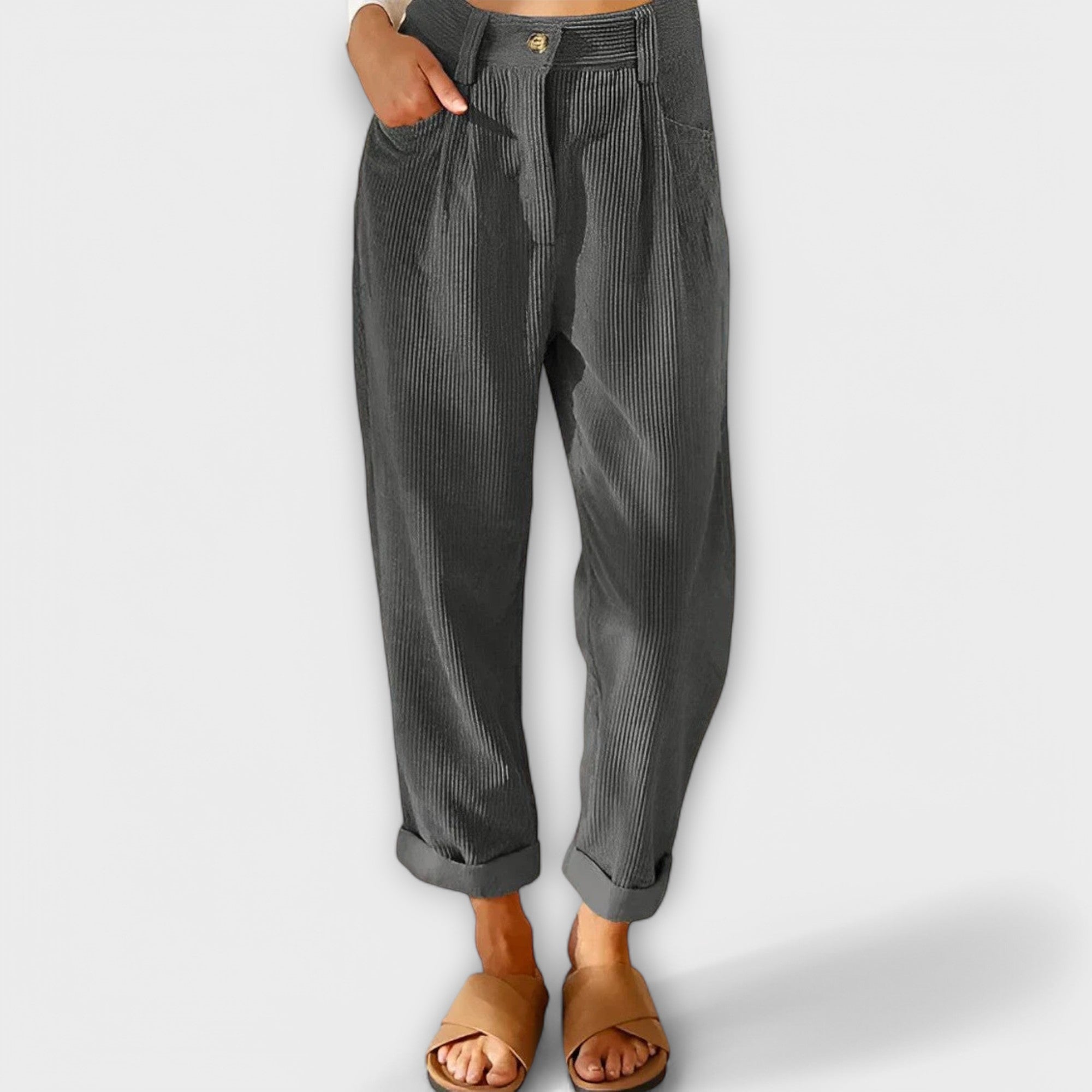 Pantalón de pana moderno