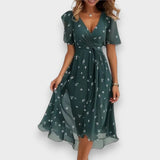 Elegante vestido con cuello en V