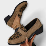 Elegantes zapato de mujer con estampado de leopardo