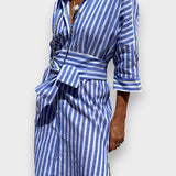 Elegante vestido camisero de rayas