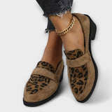 Elegantes zapato de mujer con estampado de leopardo